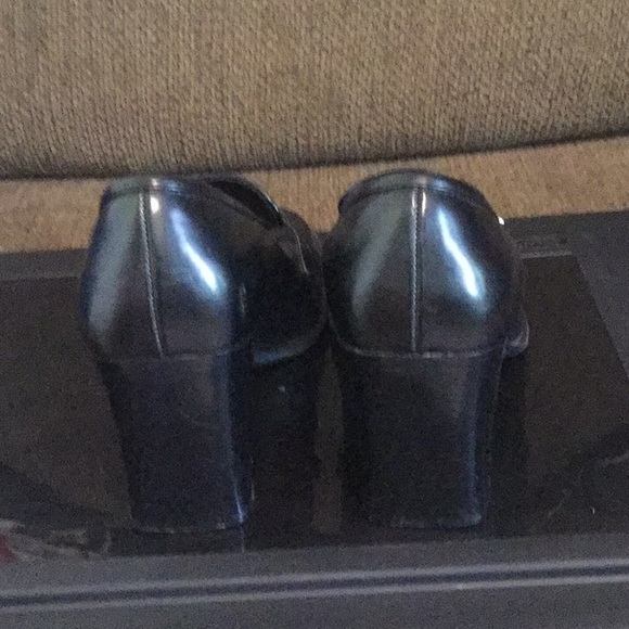 Shoes - Picture 3 of 4